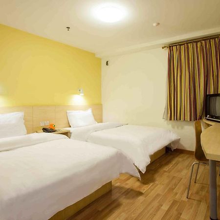 7Days Inn Dalian Harbour Square Ferry Terminal Bagian luar foto