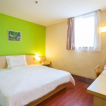 7Days Inn Dalian Harbour Square Ferry Terminal Bagian luar foto