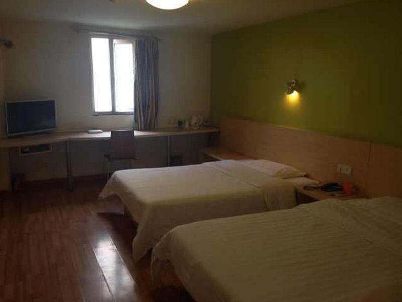 7Days Inn Dalian Harbour Square Ferry Terminal Bagian luar foto