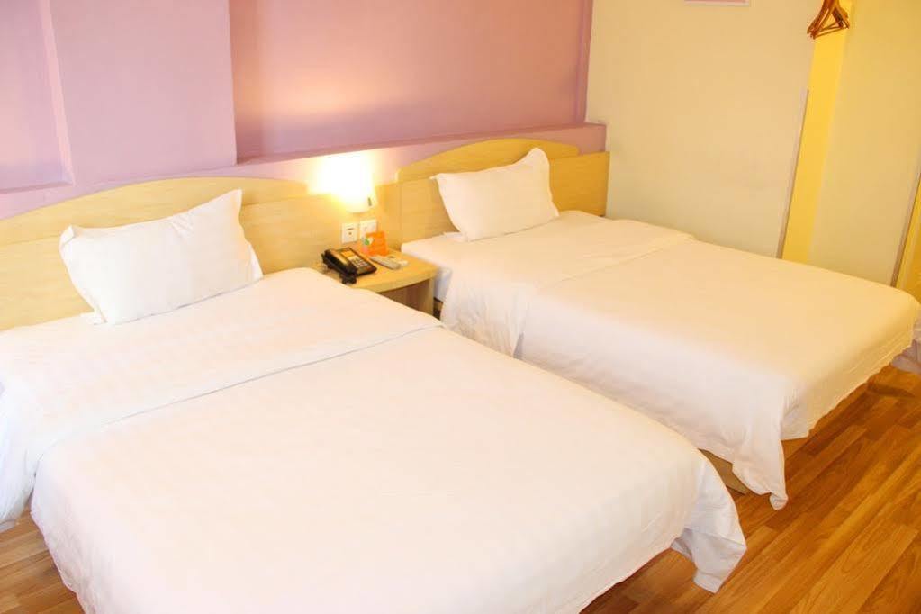 7Days Inn Dalian Harbour Square Ferry Terminal Bagian luar foto
