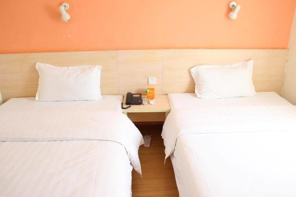 7Days Inn Dalian Harbour Square Ferry Terminal Bagian luar foto