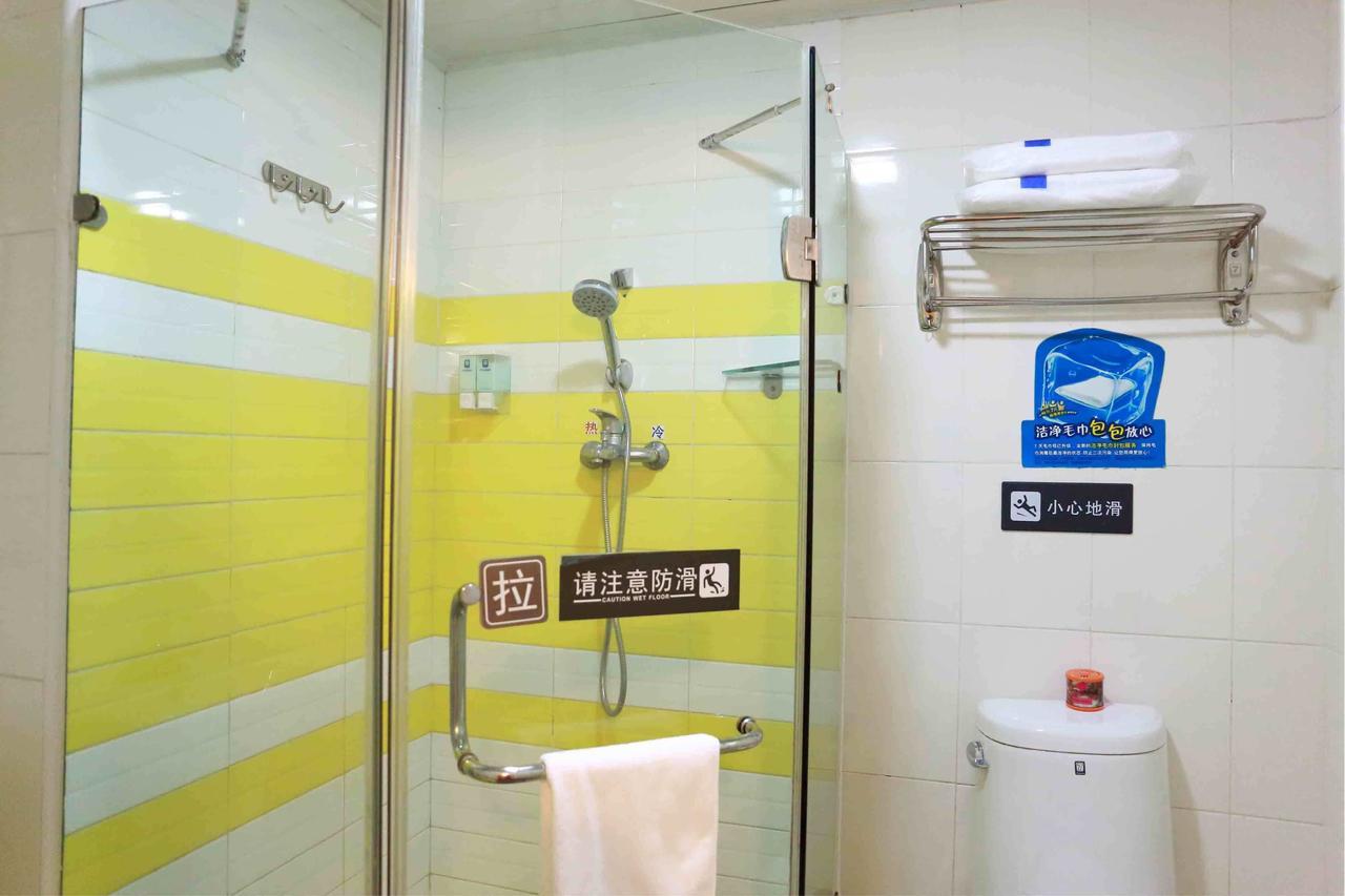 7Days Inn Dalian Harbour Square Ferry Terminal Bagian luar foto