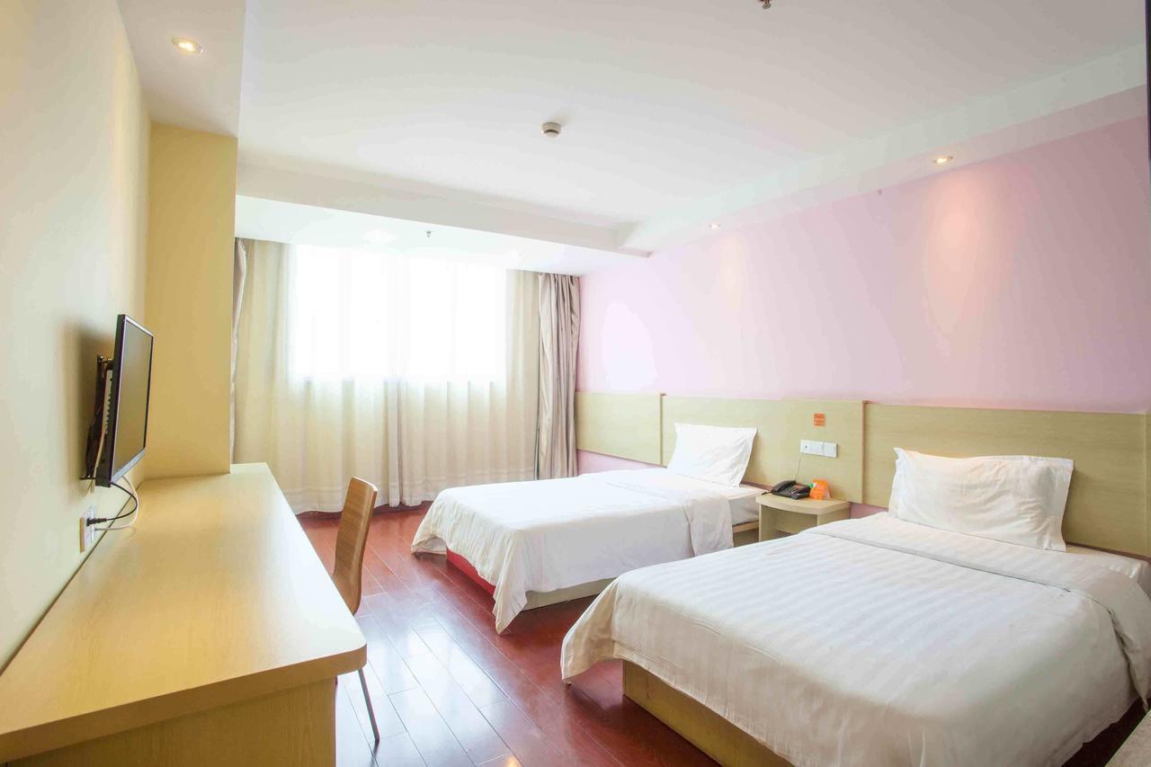 7Days Inn Dalian Harbour Square Ferry Terminal Bagian luar foto