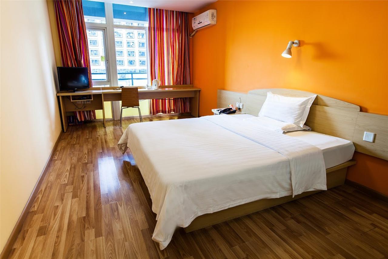 7Days Inn Dalian Harbour Square Ferry Terminal Bagian luar foto